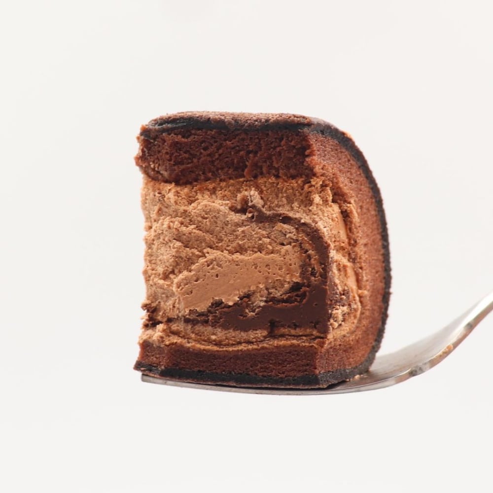 ローソン「お餅で巻いたもち食感ロールショコラ」