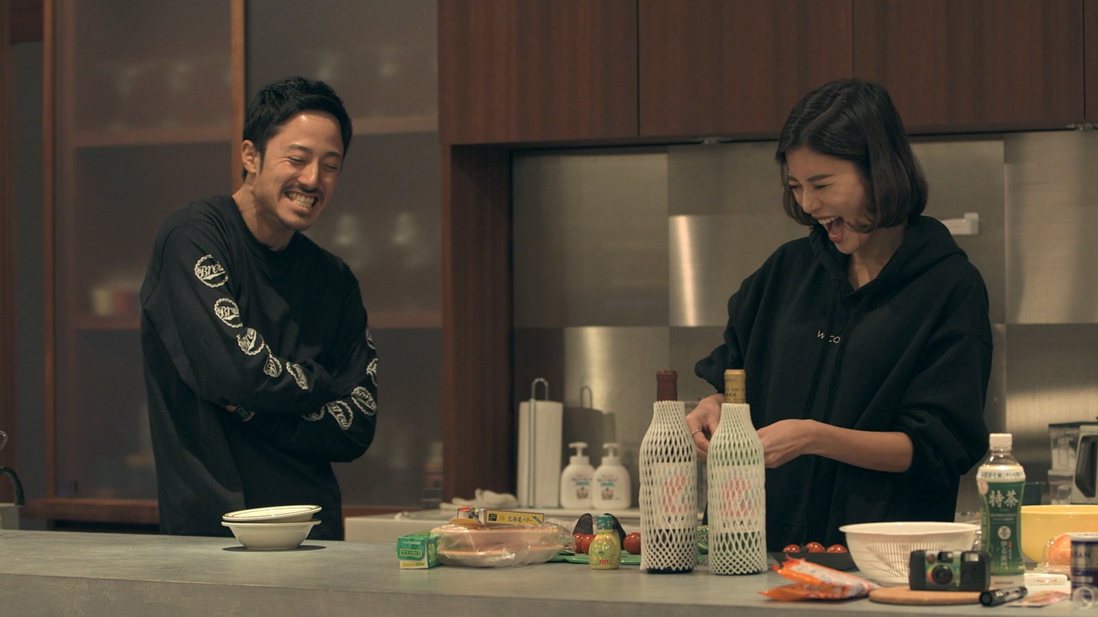 料理をするアダルトコンビは楽しそうで…／貴之、聖南「TERRACE HOUSE OPENING NEW DOORS」11th WEEK（C）フジテレビ／イースト・エンタテインメント