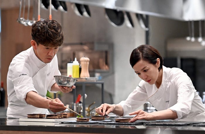 木村拓哉、鈴木京香/「グランメゾン東京」第4話より(C)TBS