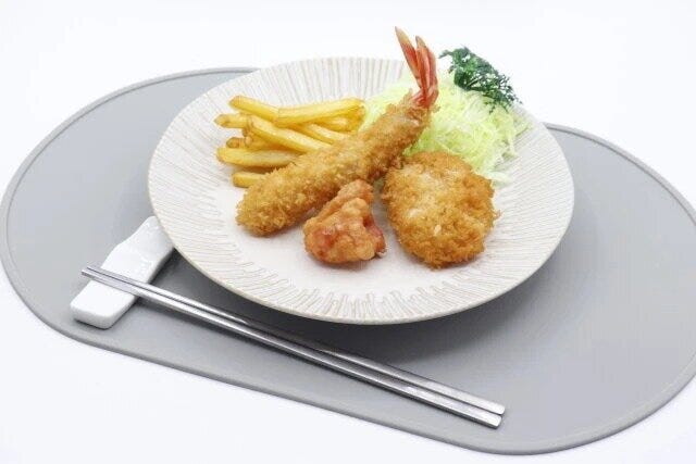 ダイソーの楕円のシリコーンランチョンマット