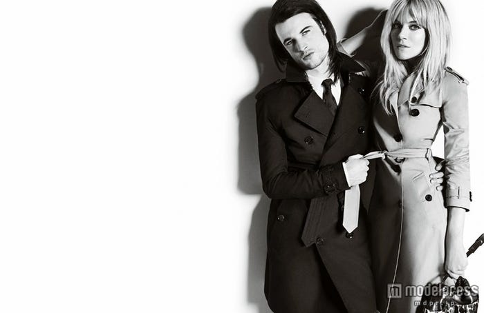 「バーバリー」2013秋冬広告キャンペーンで共演したシエナ・ミラー、トム・スターリッジ