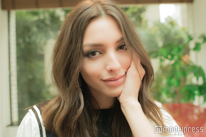 セリーヌ・ファラッチ(C)モデルプレス