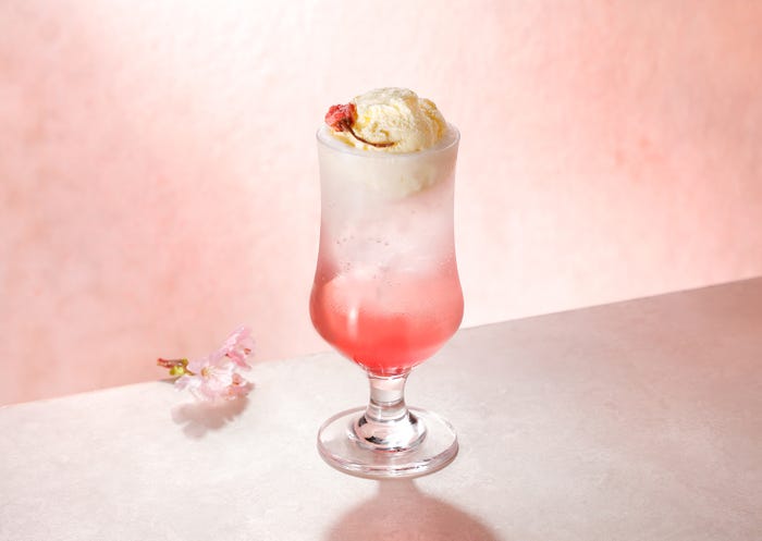 ティバーナ クリーム ソーダ さくら 900円/画像提供:スターバックス コーヒー ジャパン