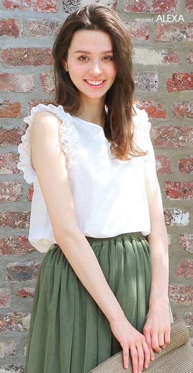 ノースリーブ肩フリルブラウス「salus」2,990円（税込）