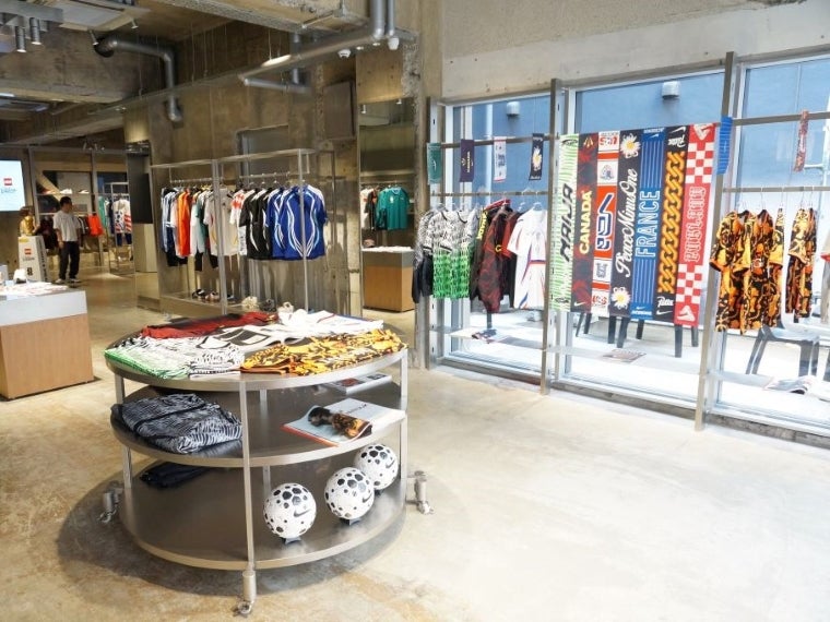 渋谷に複合施設「ジンナンバレー」開業 1階にサッカー「KAMO」の新業態