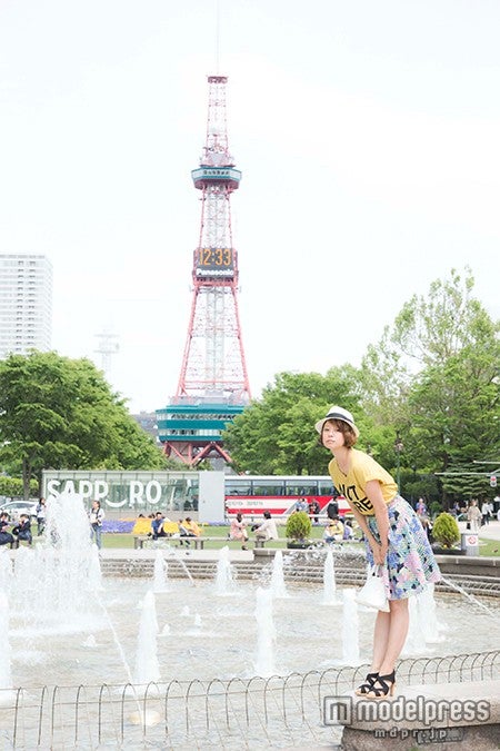 田中美保、女っぽスタイルで北海道の魅力をナビ