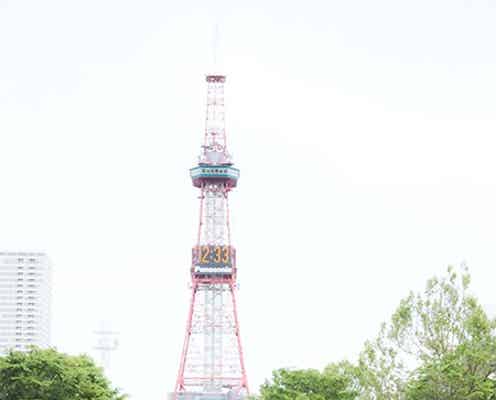 田中美保、女っぽスタイルで北海道の魅力をナビ