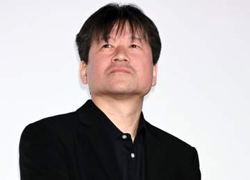 佐藤二朗が「嗚咽止まらぬメール」…本広克行監督がX更新「再起動中の二朗さん主演スピンオフドラマの制作再開！」