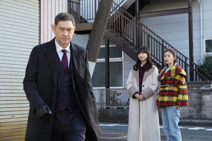 杉本哲太、清原果耶、小芝風花 「invert 城塚翡翠 倒叙集」第4話より(C)日本テレビ