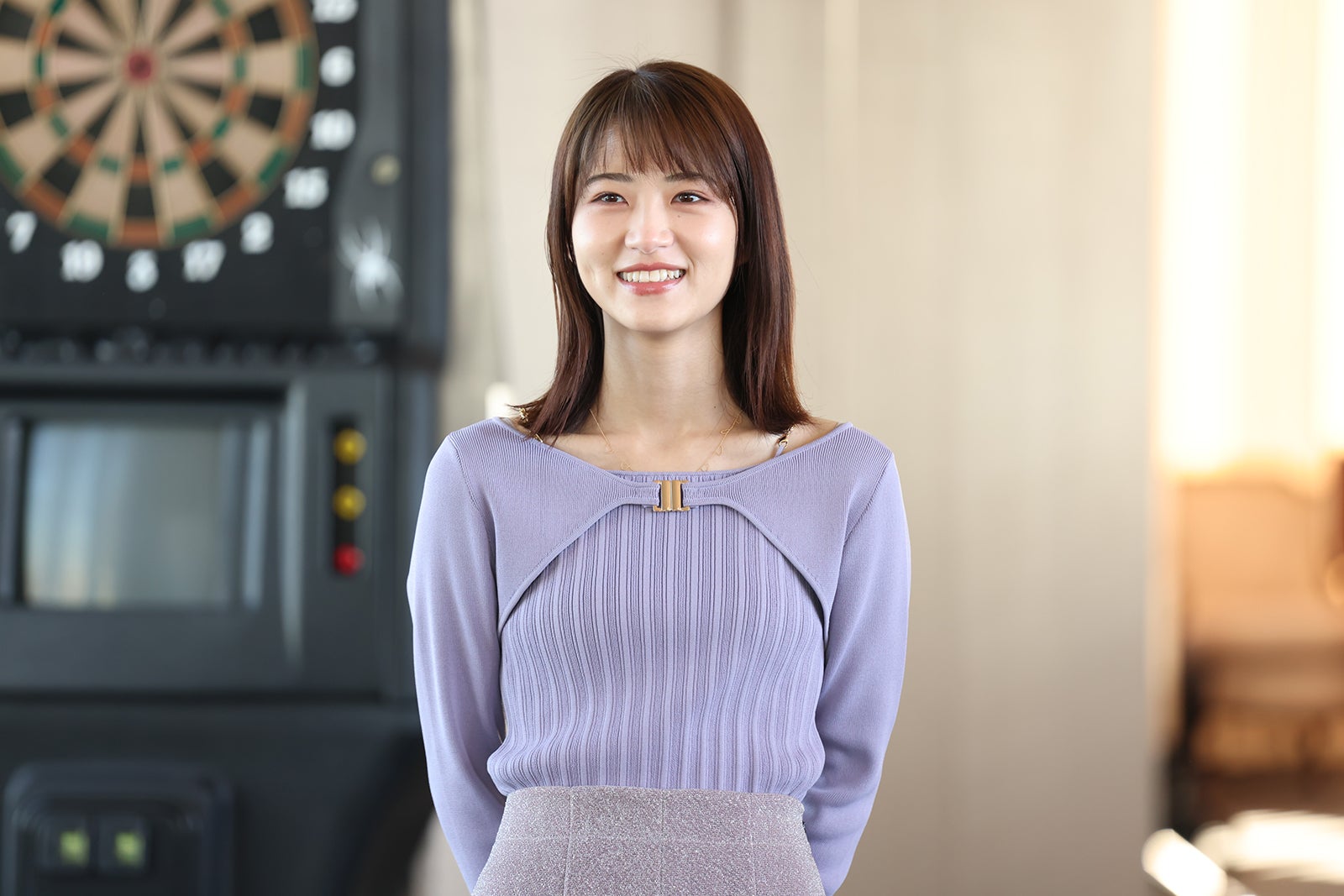 ＜セレブ男子は手に負えません 第1話＞借金800万の女・ひかる（若月佑美）、高収入バイトの面接へ 待ち受けていたのは