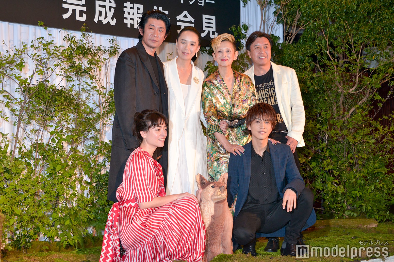 前列左から：美波、岩田剛典／後列左から：永瀬正敏、河瀬直美監督、夏木マリ、小曽根真 （C）モデルプレス