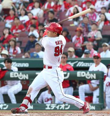 広島の希望の星 佐藤啓介がまたホームラン 「佐々木とともに近い将来の中軸選手」と安仁屋宗八氏