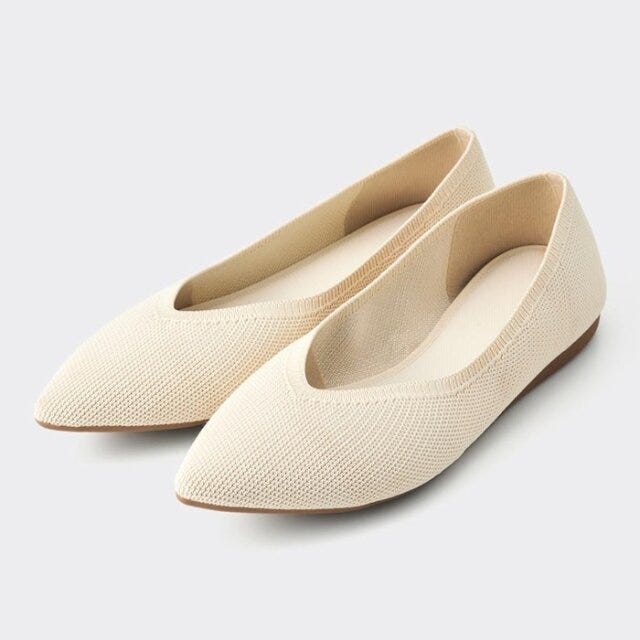 GU　秋ブラウス　ブルー×ホワイト　さわやかコーデ　EccO　イラスト　ウォッシャブルニットフラットシューズ