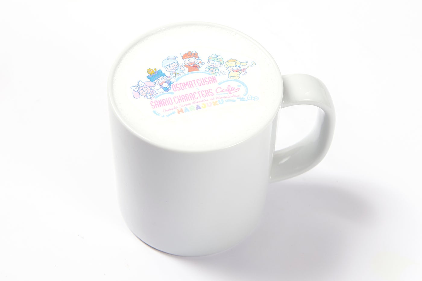 全員集合！！カフェラテ￥880（税抜）<br>
（C）1976，1979，1984，1988，1996，2017 SANRIO CO．，LTD．