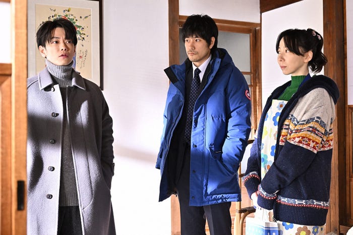 佐藤健、松山ケンイチ、平岩紙/ 「100万回 言えばよかった」第6話より(C)TBS