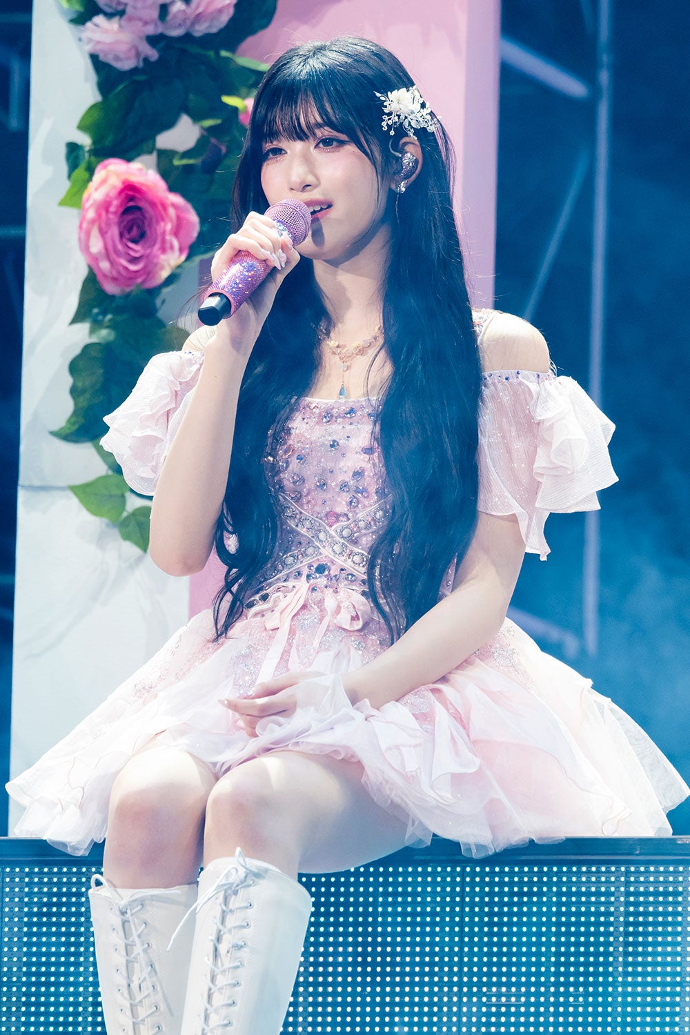 イソ「IVE THE 1ST WORLD TOUR ‘SHOW WHAT I HAVE’」より（C）撮影：田中聖太郎写真事務所