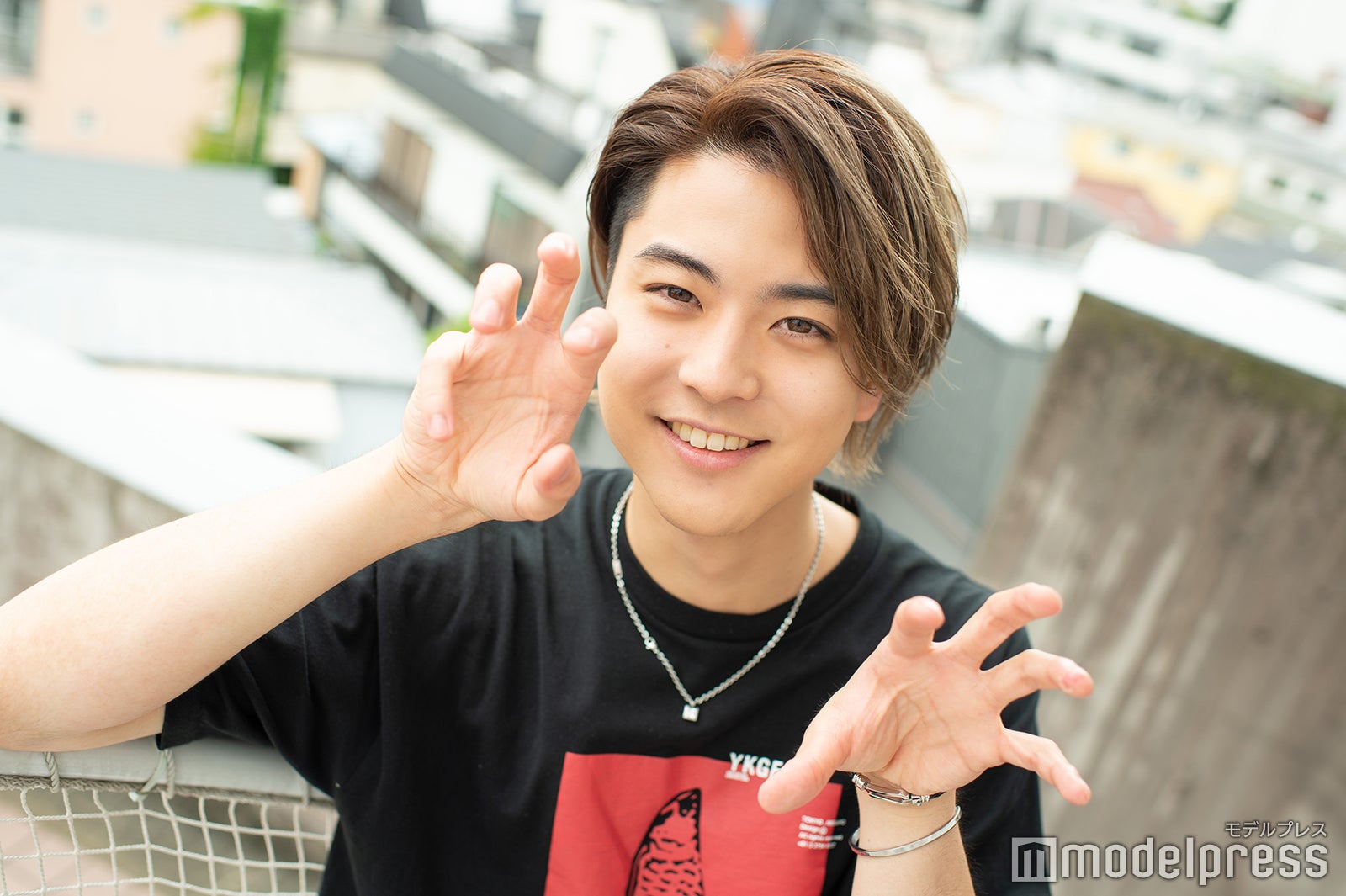 “オオカミ”ポーズ／Masafumi（C）モデルプレス