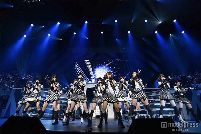 「AKB48リクエストアワーセットリストベスト1035 2015」21日公演より(C)AKS