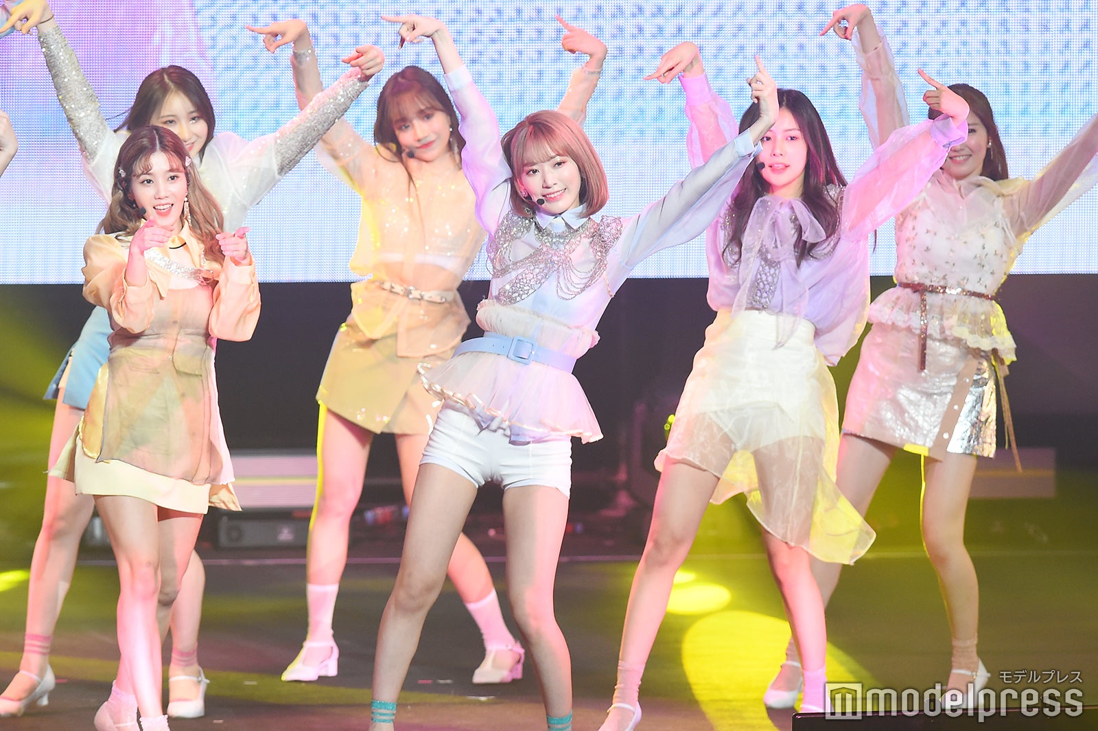 IZ*ONE （C）モデルプレス