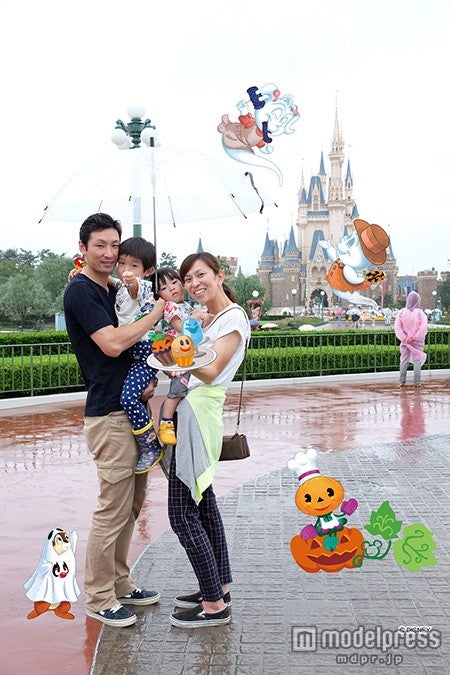 ハロウィーンバージョンの「マジカルプラス」の写真（C）Disney