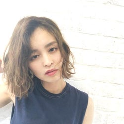 前下がりボブ パーマカタログ集 スタイリングが簡単にキマるおしゃれヘアのコツ モデルプレス