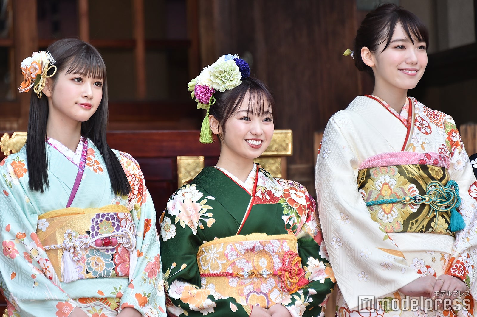 生見愛瑠、今泉佑唯、飯豊まりえ（C）モデルプレス