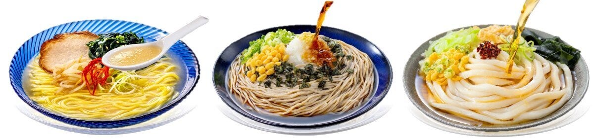 3種類のご当地冷やし麺が並び、つゆをかけている様子 3種類のご当地冷やし麺が並び、つゆをかけている様子