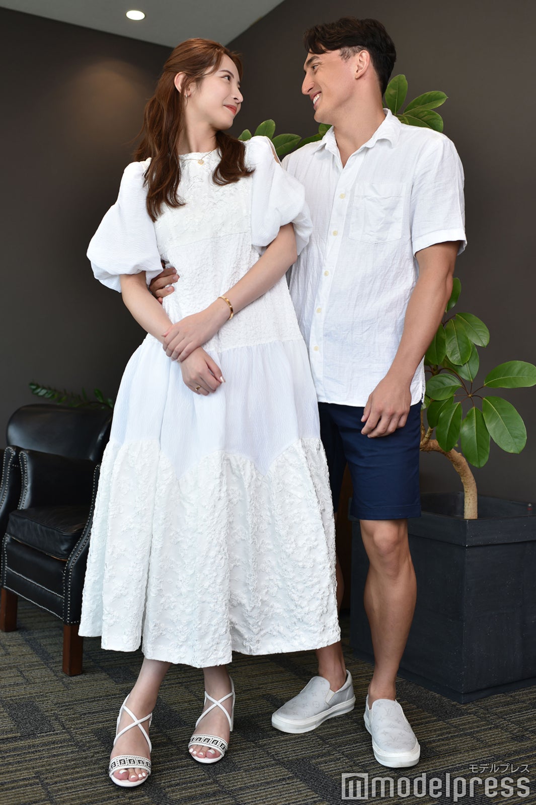 尾崎美紀、佐藤マクファーレン優樹 （C）モデルプレス