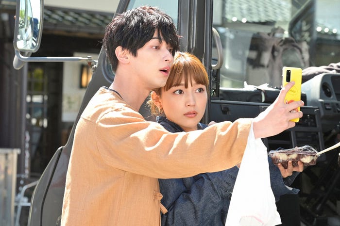 横浜流星、川口春奈「着飾る恋には理由があって」第4話より(C)TBS