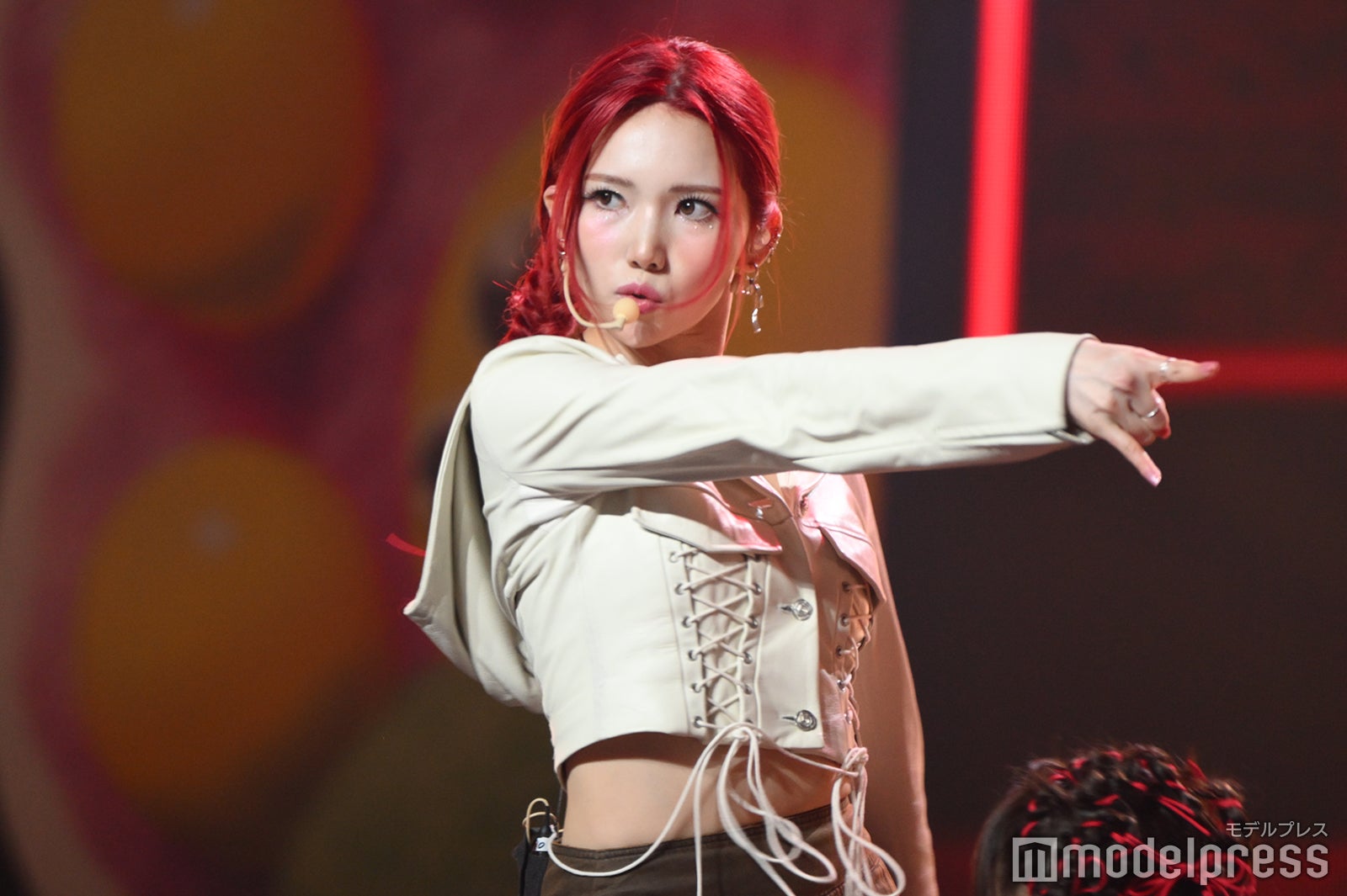 IS:SUE（C）モデルプレス