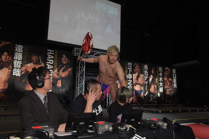 最上もがが男色ディーノに連れて行かれる (C)Abema TV