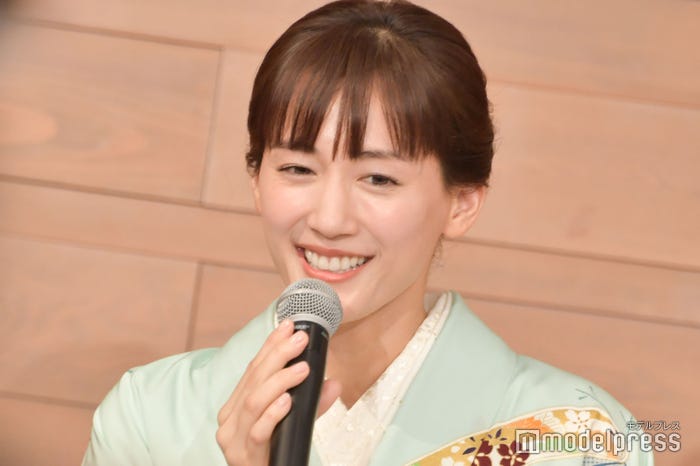 綾瀬はるか(C)モデルプレス