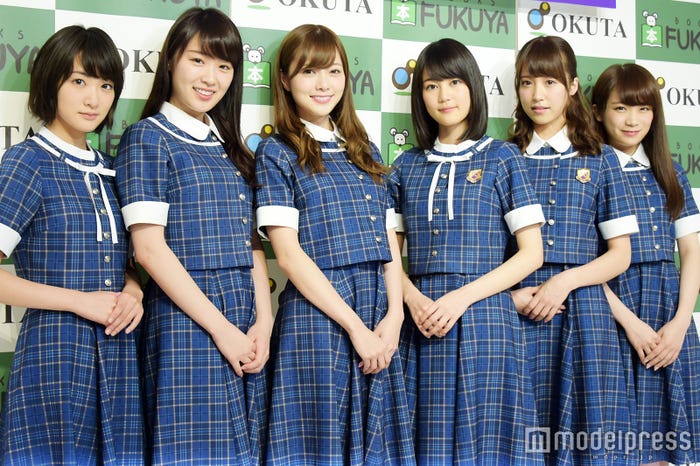 乃木坂46がセカンド写真集を発売!取材に応じた(左から)生駒里奈、高山一実、白石麻衣、生田絵梨花、衛藤美彩、秋元真夏(C)モデルプレス