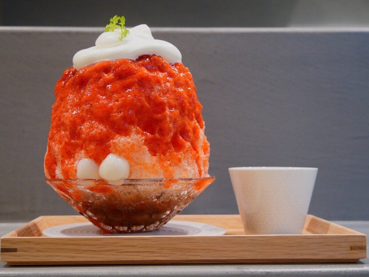 貴重な島いちごが堪能できる「島いちご黒糖ぜんざい」1650円（税込）