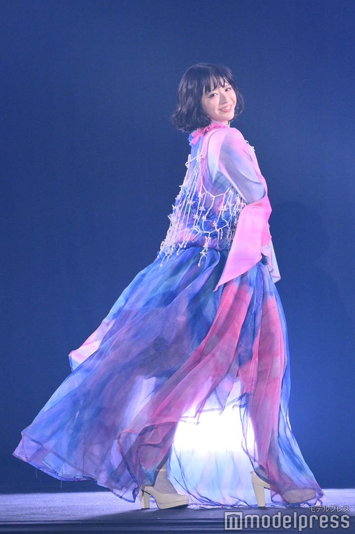 鎮⻄寿々歌(C)モデルプレス