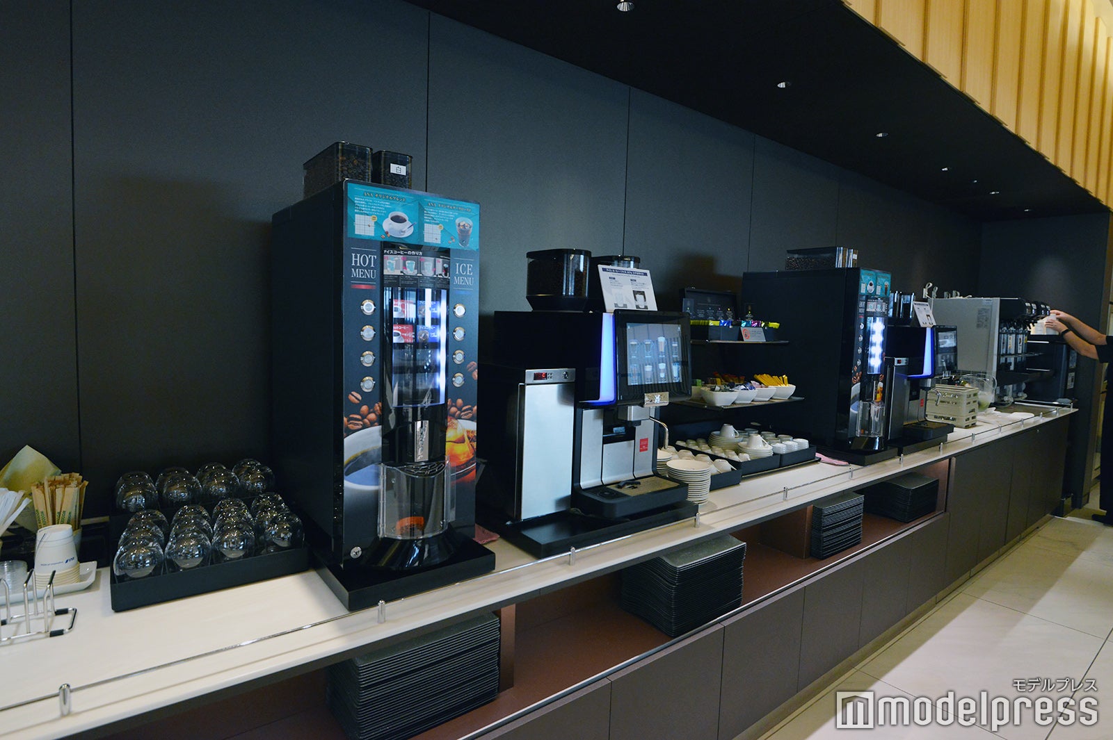 ANA LOUNGE（C）モデルプレス