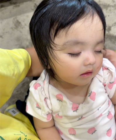 アレクサンダー、次女・グーちゃんのすやすや寝顔ショット公開「ぐうちゃん寝ちゃいました」