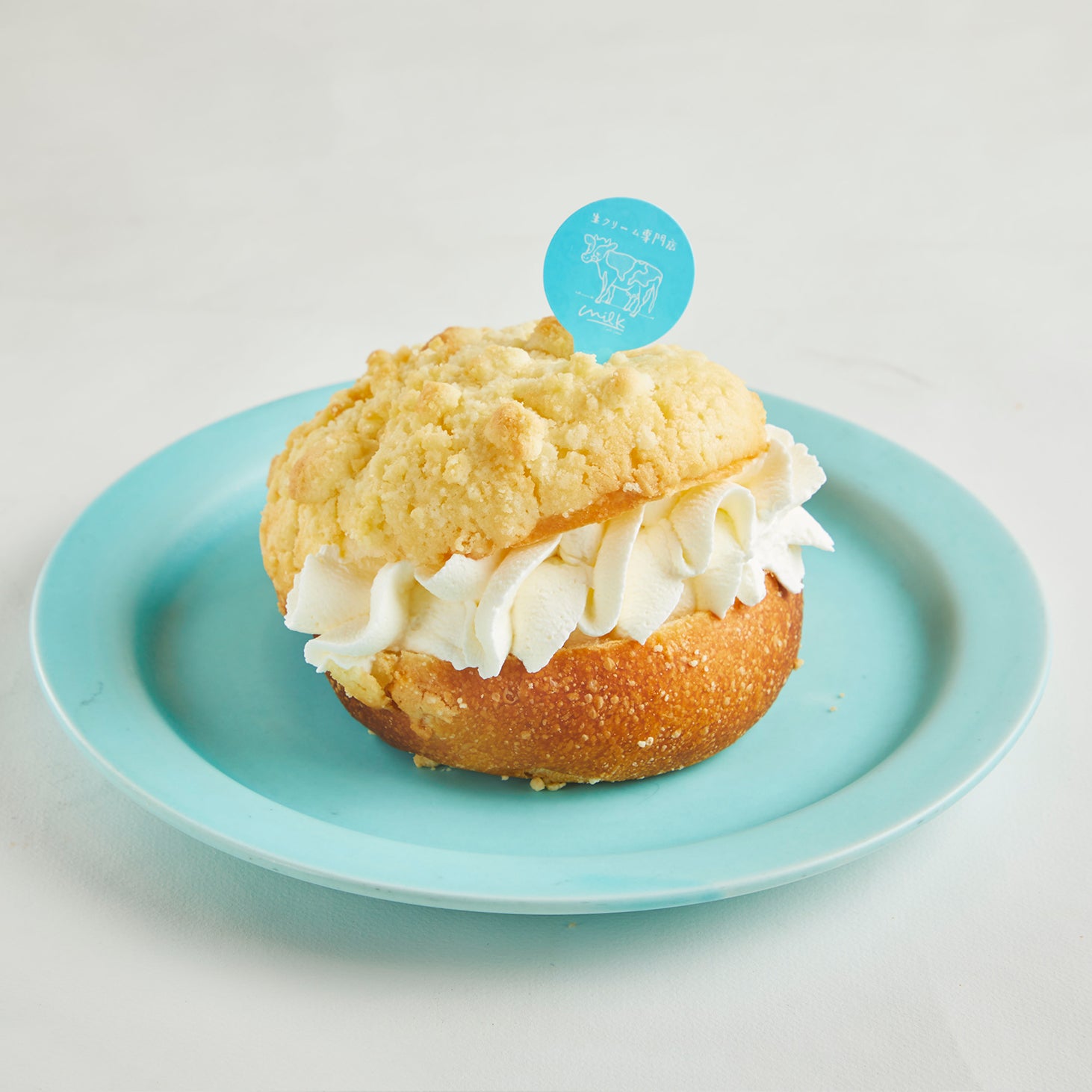 『ミルクの生クリームメロンパン』 520円／画像提供：オペレーションファクトリー