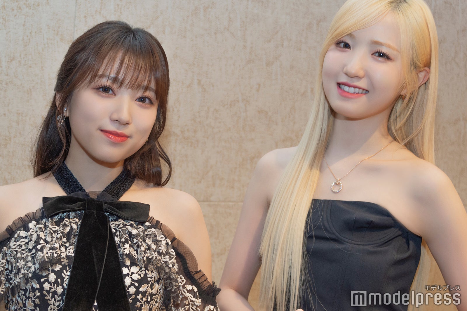 矢吹奈子、本田仁美（C）モデルプレス