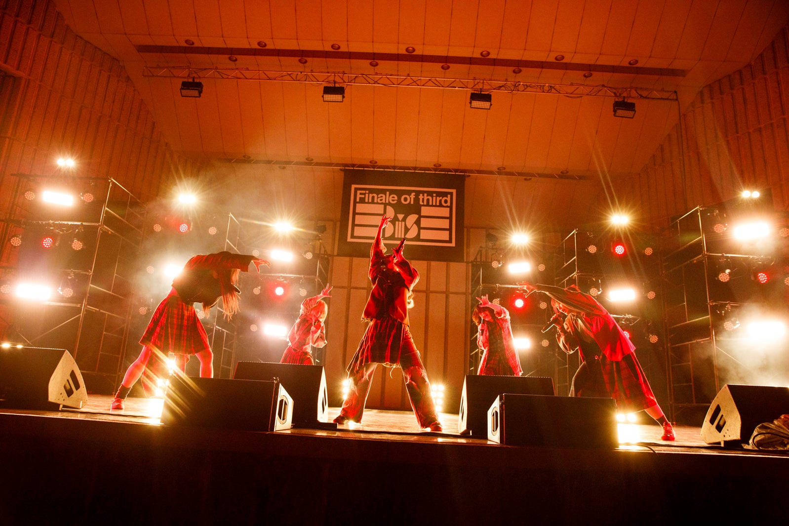 第3期BiS解散ライブ「Finale of third BiS」特典限定Tシャツ 第3期BiS、解散ライブで5年半の活動に幕「今日ほど時間が惜しい