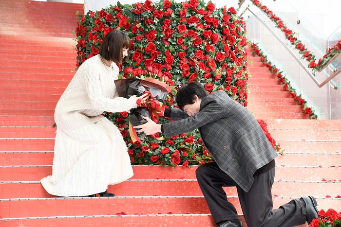 綾瀬はるか、坂口健太郎/横浜ブルク13で実施された初日舞台挨拶イベントの様子(C)2018 映画「今夜、ロマンス劇場で」製作委員会