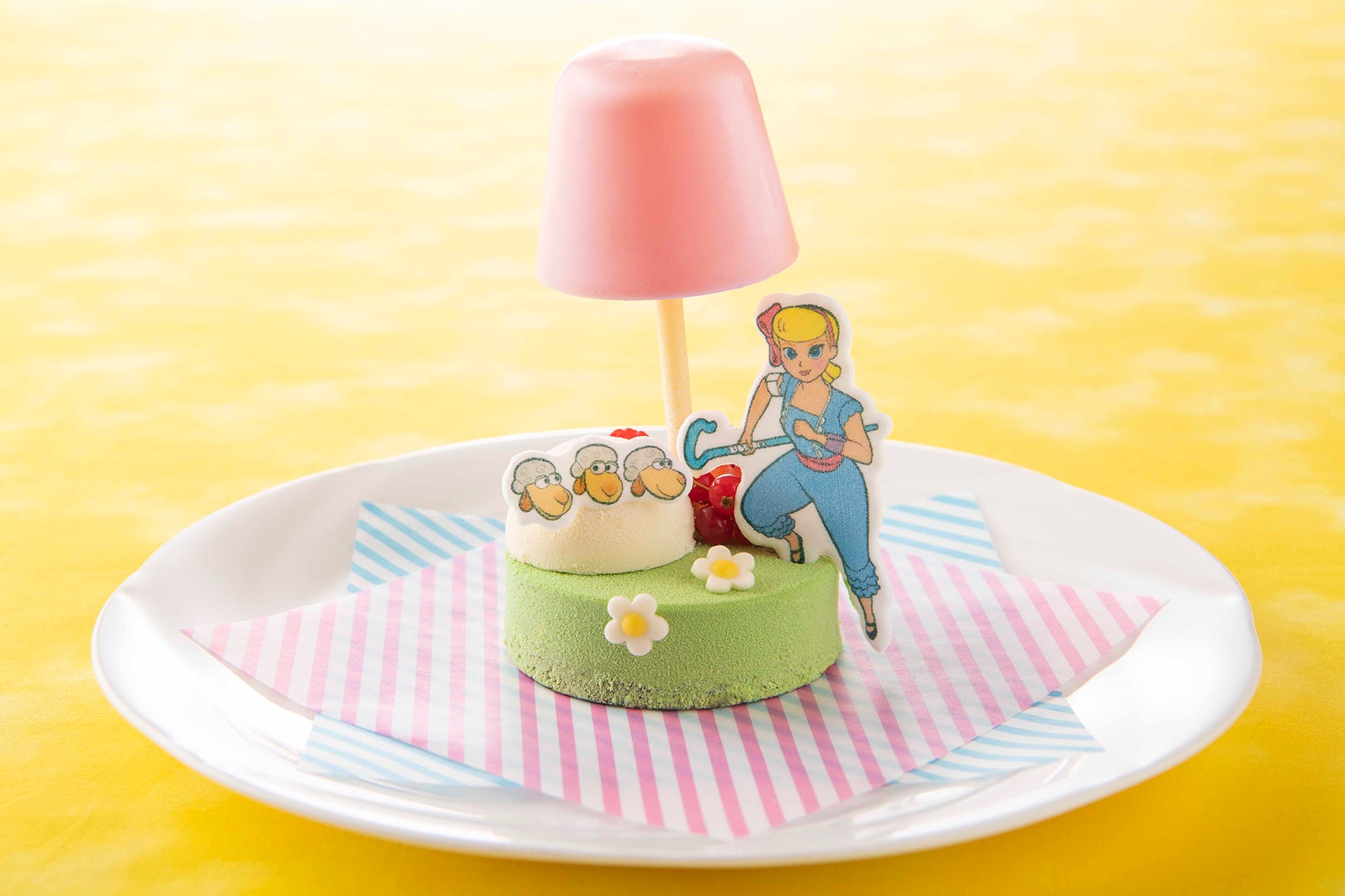 「ドリーマーズ・ラウンジ」のケーキ （C）Disney／Pixar