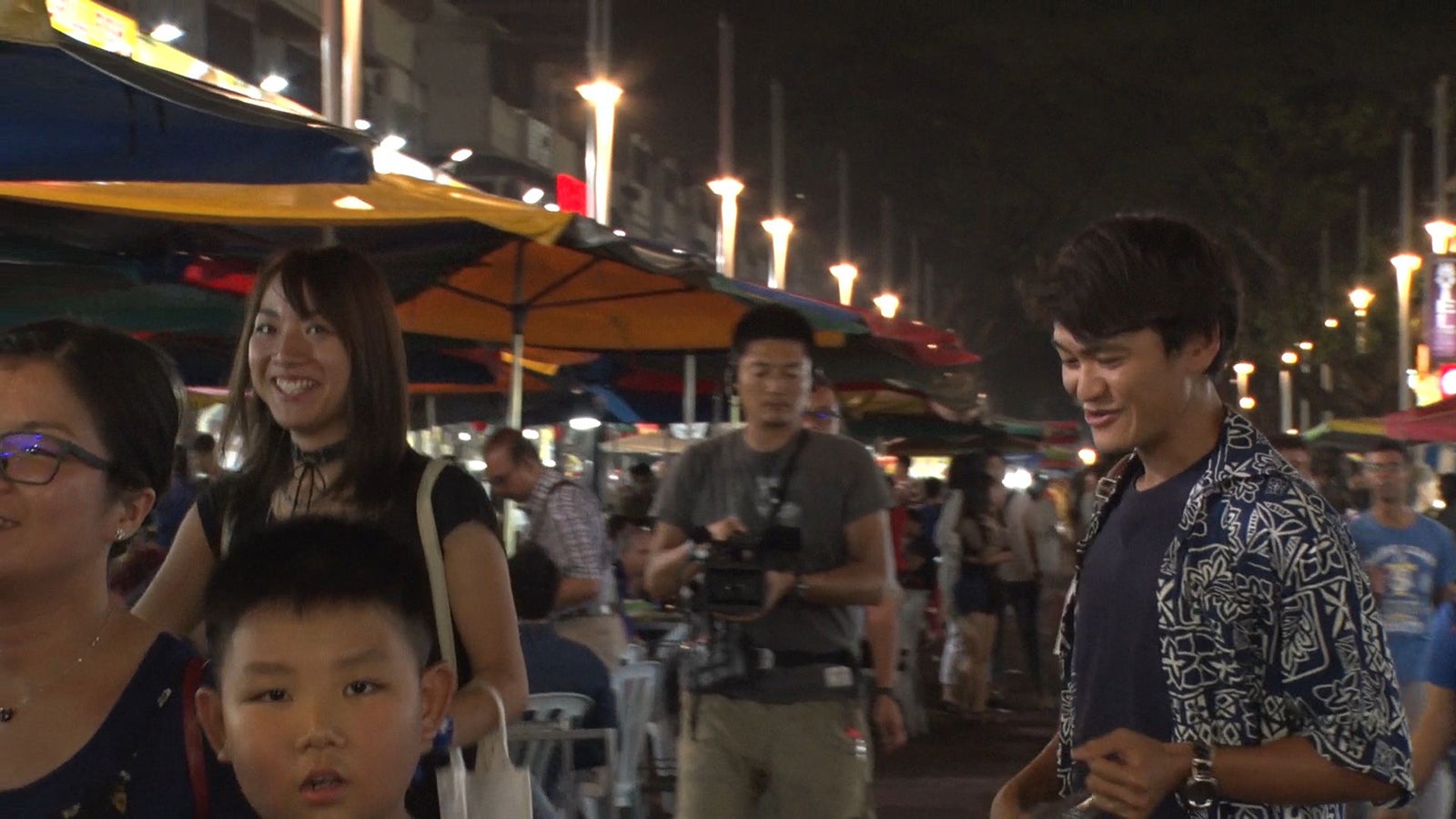 かすが、シャイボーイ／「あいのり：Asian Journey」第19話より（C）フジテレビ