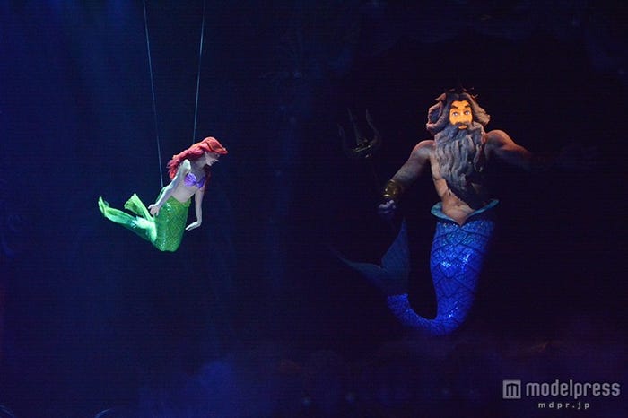 海底に人間を呼んでいることを告げられる