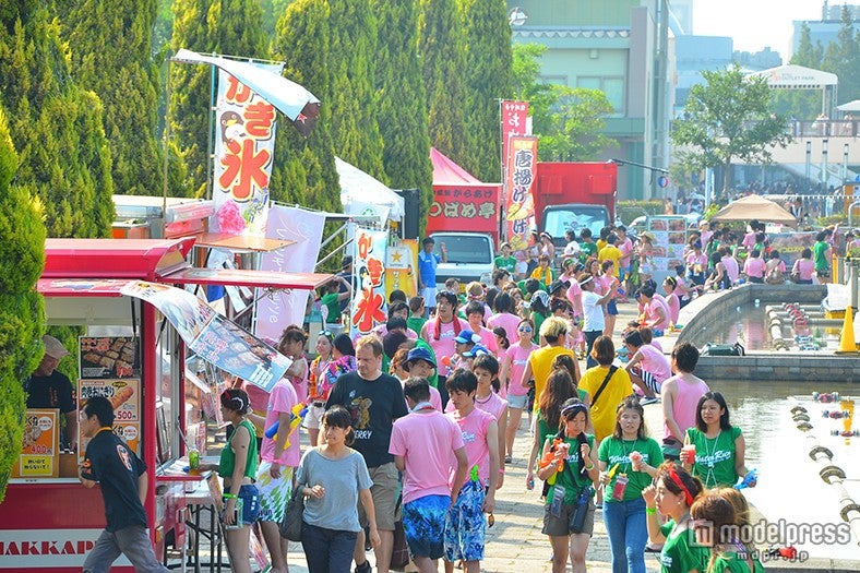 「グルメゾーン」