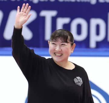 レジェンド伊藤みどりさん「なんと…」後ろの大物芸能人にびっくり 浅田真央さんと偶然の3ショット投稿