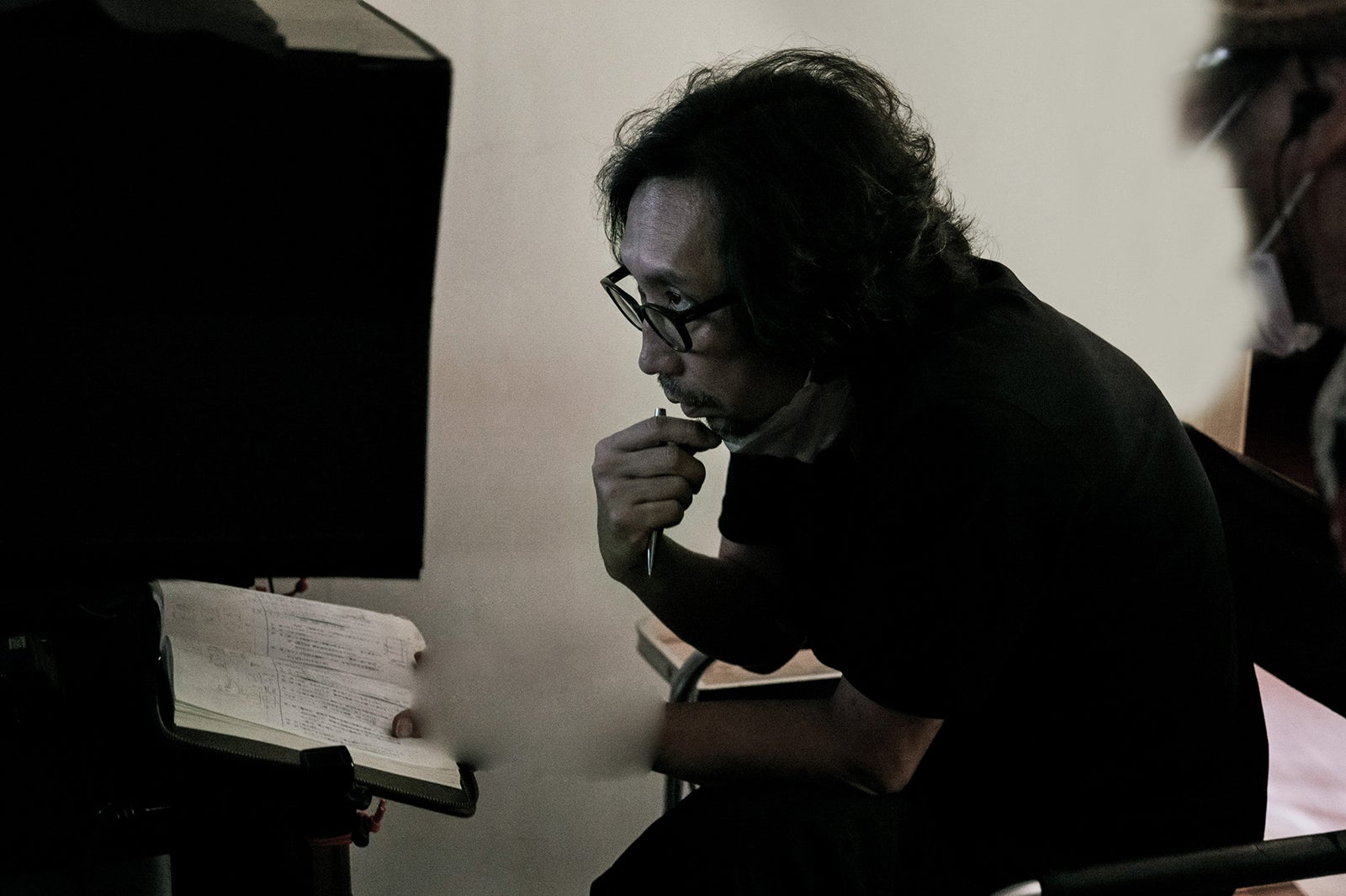 行定勲監督（C）2023「リボルバー・リリー」フィルムパートナーズ