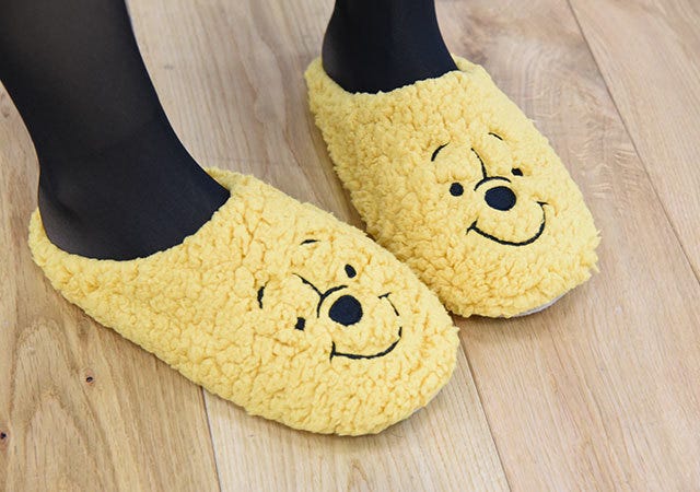 雑誌　付録　人気　おすすめ　オススメ　宝島社　宝島　レビュー　開封レビュー　開封　便利　優秀　使える　ディズニー　disney　プーさん　くまのプーさん　pooh　イエロー　黄色　スリッパ　ルームシューズ　あったか　あったかい　暖かい　防寒　冬　ボア　もこもこ　ふわふわ　ふわもこ　暖かグッズ　あったかグッズ　冬アイテム　mini　ミニ　2月号