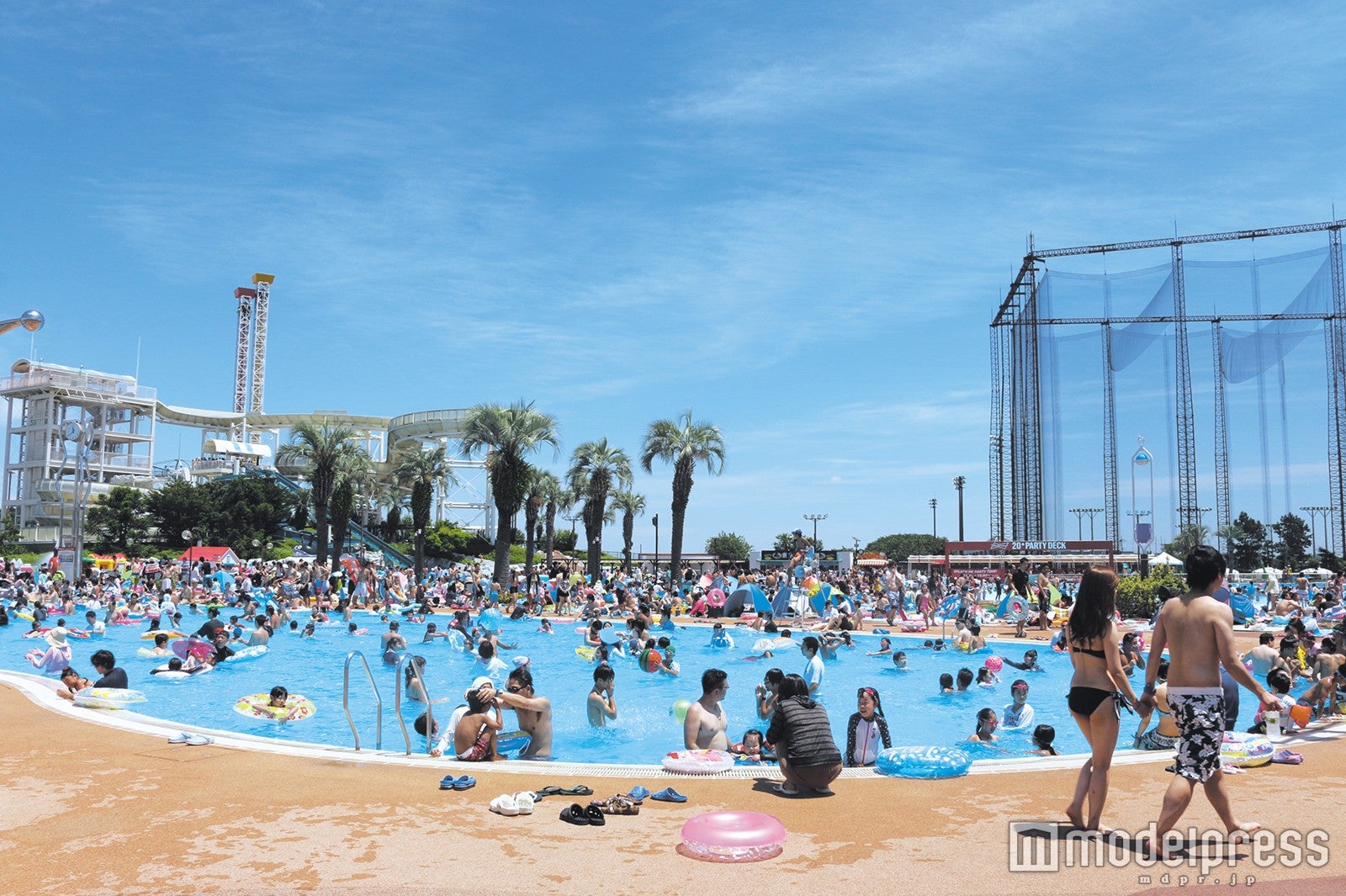 スイミングプール／画像提供：よみうりランド