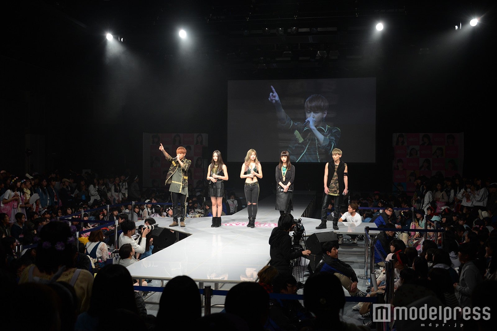 lol（C）モデルプレス